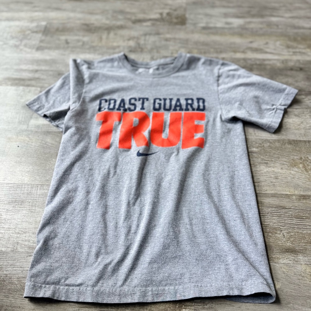 Vintage Rare Nike Coast Guard True Shirt Size Small Center Swoosh‎ Standard Fit